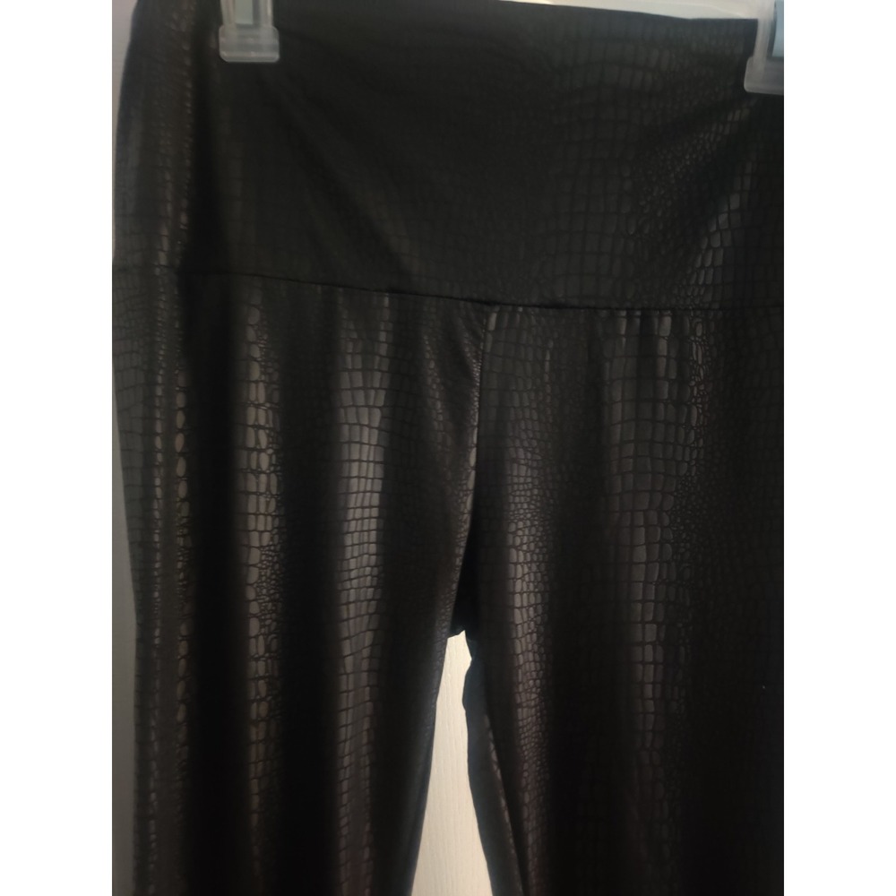 SHEIN Womens Black Crocodile Embossed High Waisted Leggings Large NWT - Picture 3 of 5